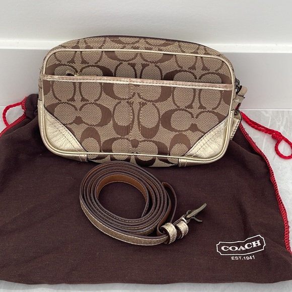 Coach signature canvas with gold trimming 2-in-1 belt pouch - Picture 1 of 4